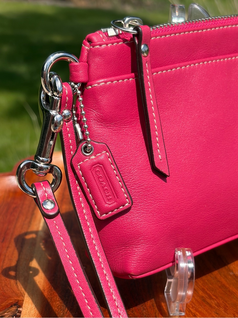 Coach Fuchsia Pink Leather Wristlet Clutch EUC - Picture 6 of 15